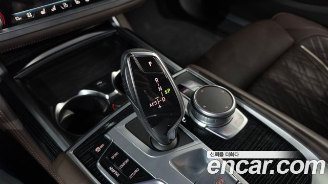 BMW 7-Series 2022 — photo 9
