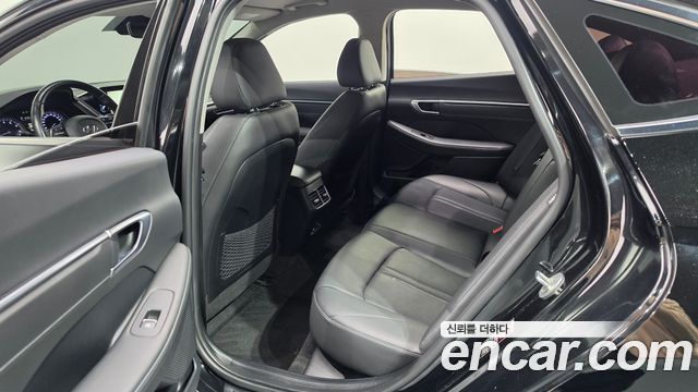 Hyundai Sonata 2022 — photo 11