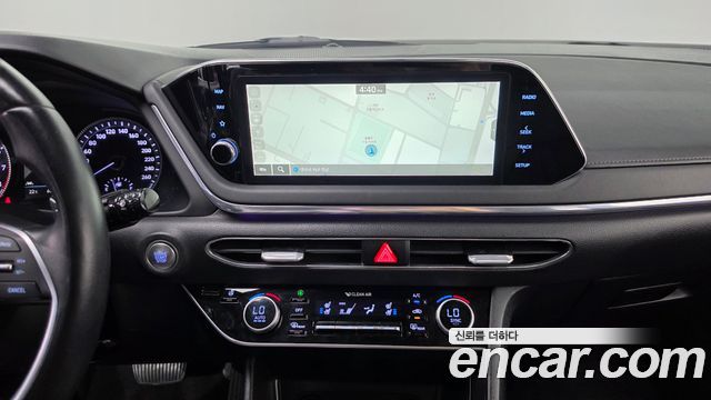 Hyundai Sonata 2022 — photo 13