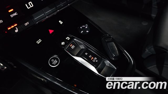 Audi Q4 e-tron 2022 — photo 12