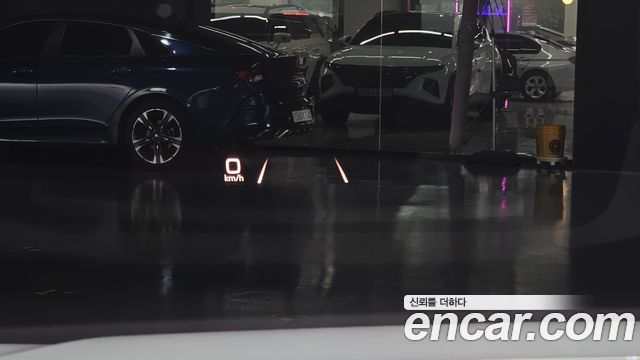 Audi Q4 e-tron 2022 — photo 18