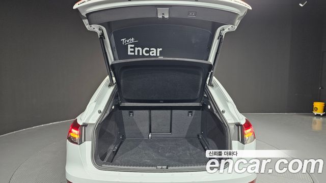 Audi Q4 e-tron 2022 — photo 26