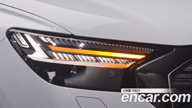 Audi Q4 e-tron 2022 — photo 8