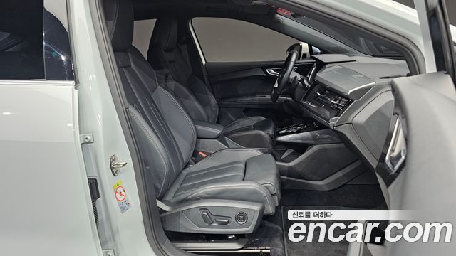 Audi Q4 e-tron 2022 — photo 16