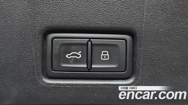 Audi Q4 e-tron 2022 — photo 30