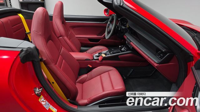 Porsche 911 2024 — photo 17