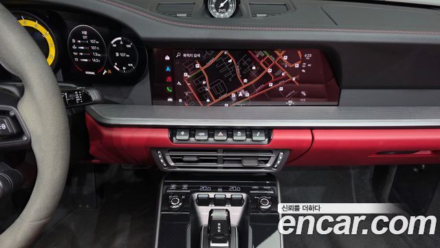 Porsche 911 2024 — photo 20
