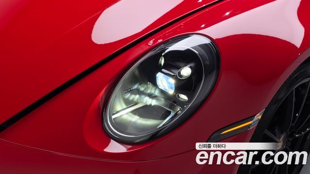 Porsche 911 2024 — photo 8