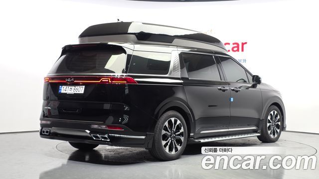 Kia Canival 2023 — photo 2