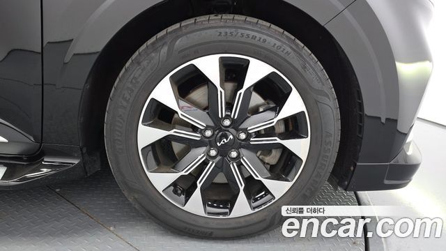 Kia Canival 2023 — photo 5
