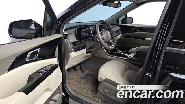 Kia Canival 2023 — photo 13