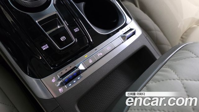 Kia Canival 2023 — photo 24