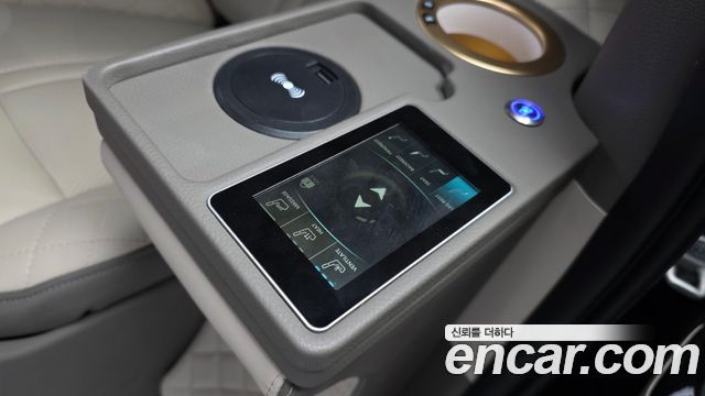 Kia Canival 2023 — photo 30