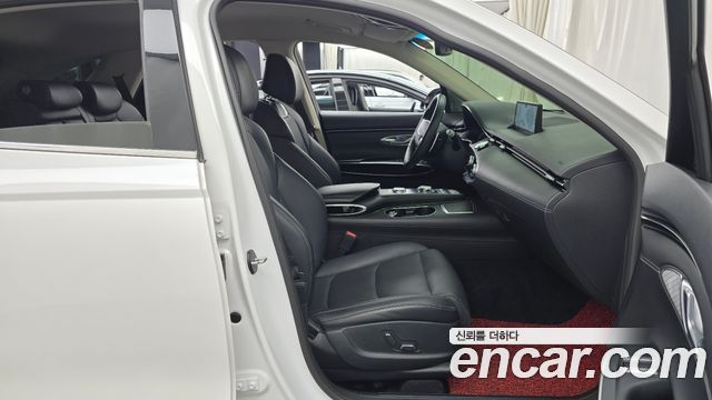 Genesis GV70 2022 — photo 11