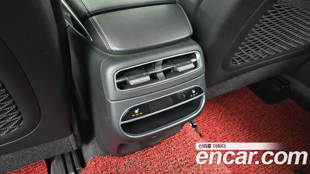 Genesis GV70 2022 — photo 19