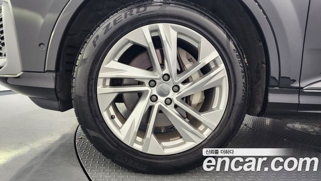 Audi Q7 2021 — photo 5