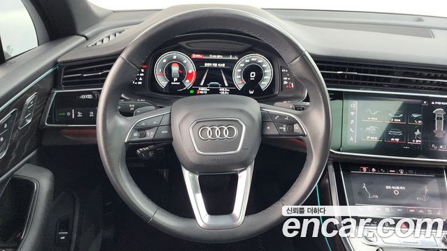 Audi Q7 2021 — photo 19
