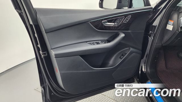 Audi Q7 2021 — photo 14