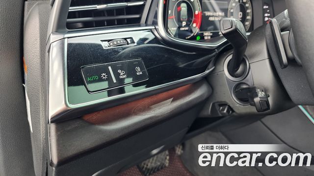 Audi Q7 2021 — photo 27