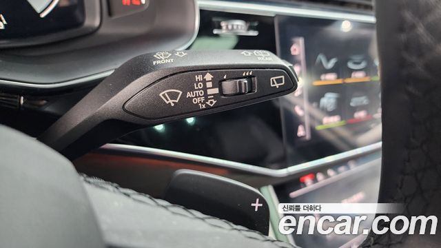 Audi Q7 2021 — photo 28