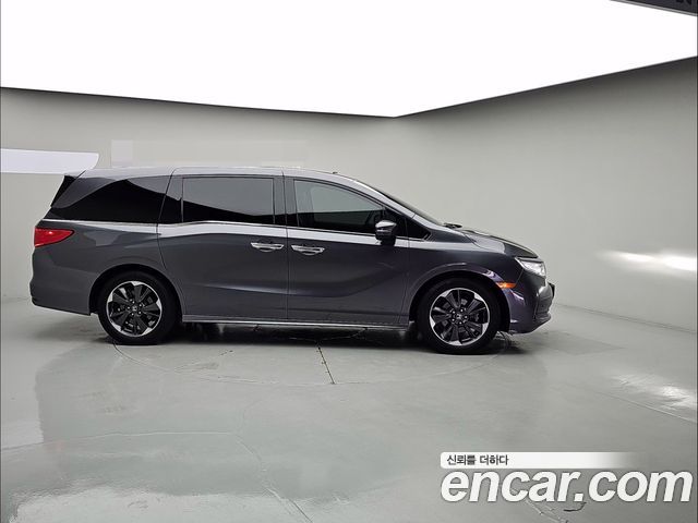 Honda Odyssey 2022 — photo 2