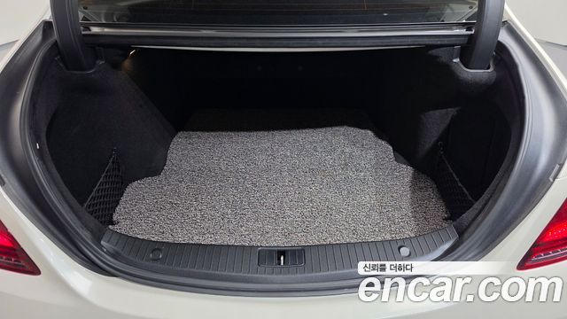 Mercedes-Benz S-Class 2019 — photo 24