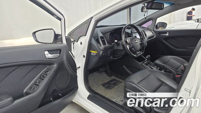 Kia K3 2018 — photo 10