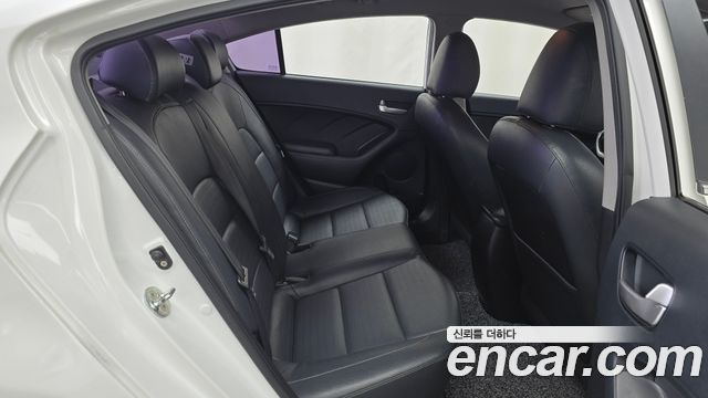 Kia K3 2018 — photo 11