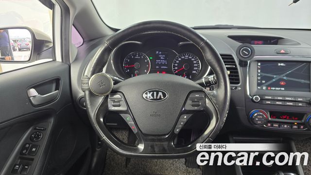 Kia K3 2018 — photo 12