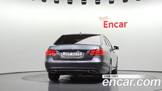 Mercedes-Benz E-Class 2016 — photo 4
