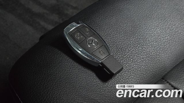 Mercedes-Benz E-Class 2016 — photo 16