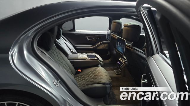 Mercedes-Benz S-Class 2021 — photo 17