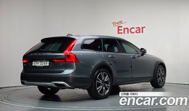 Volvo V90 2018 — photo 2