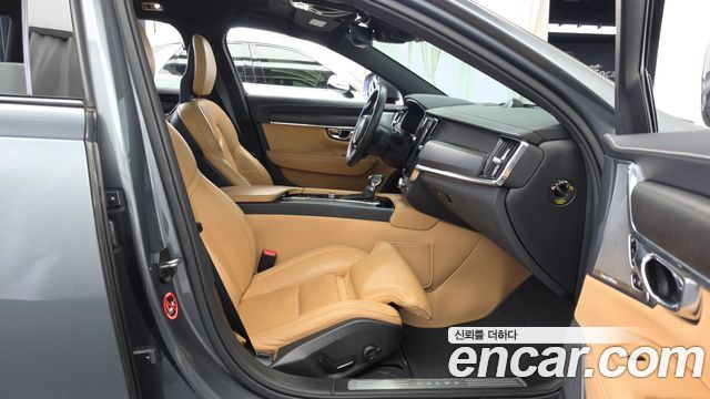 Volvo V90 2018 — photo 11