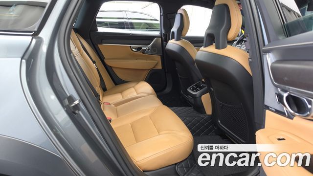 Volvo V90 2018 — photo 12