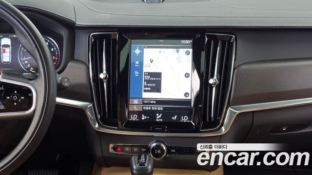 Volvo V90 2018 — photo 14