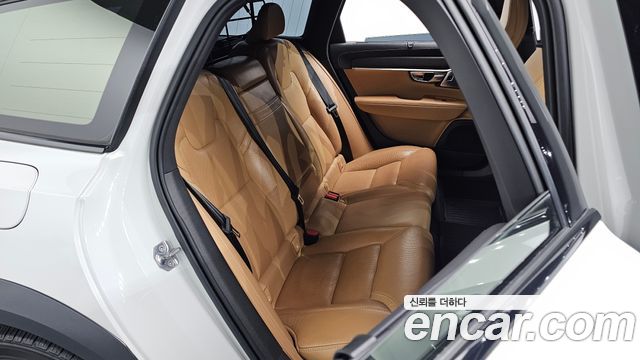 Volvo V90 2020 — photo 17