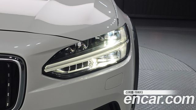 Volvo V90 2020 — photo 8