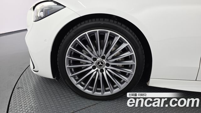 Mercedes-Benz C-Class 2023 — photo 5