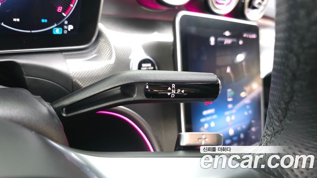 Mercedes-Benz C-Class 2023 — photo 9