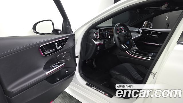 Mercedes-Benz C-Class 2023 — photo 10