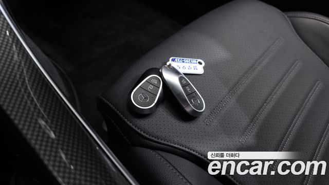 Mercedes-Benz C-Class 2023 — photo 18