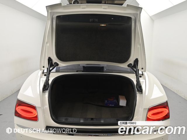 Bentley Flying Spur 2016 — photo 19