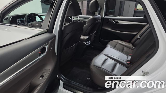 Hyundai Grandeur 2023 — photo 16