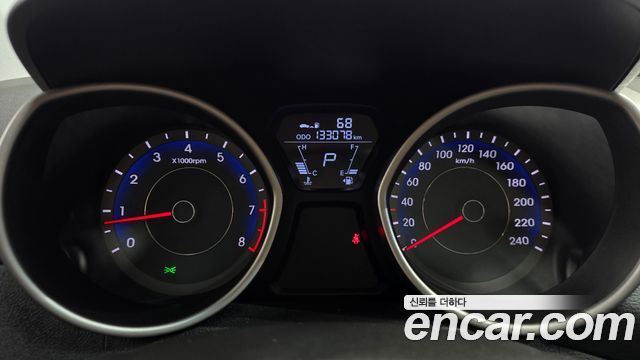 Hyundai AVANTE 2013 — photo 11