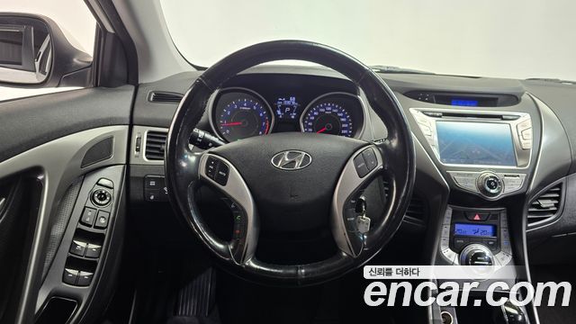 Hyundai AVANTE 2013 — photo 19
