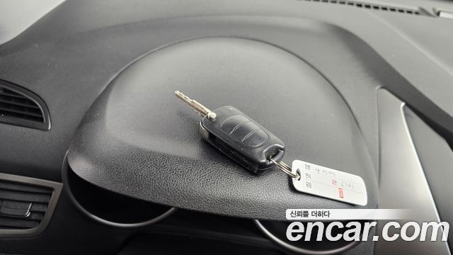 Hyundai AVANTE 2013 — photo 21