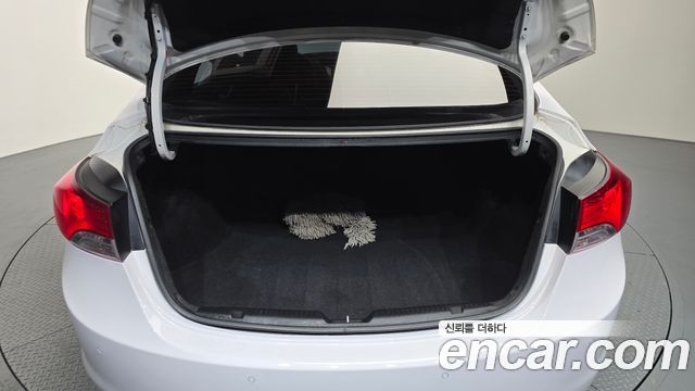Hyundai AVANTE 2013 — photo 22