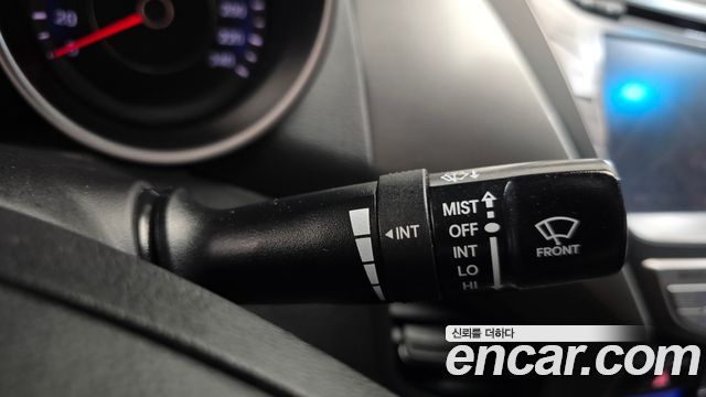 Hyundai AVANTE 2013 — photo 25