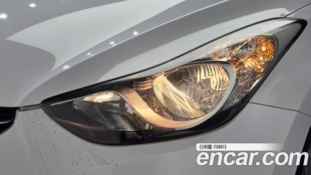 Hyundai AVANTE 2013 — photo 8